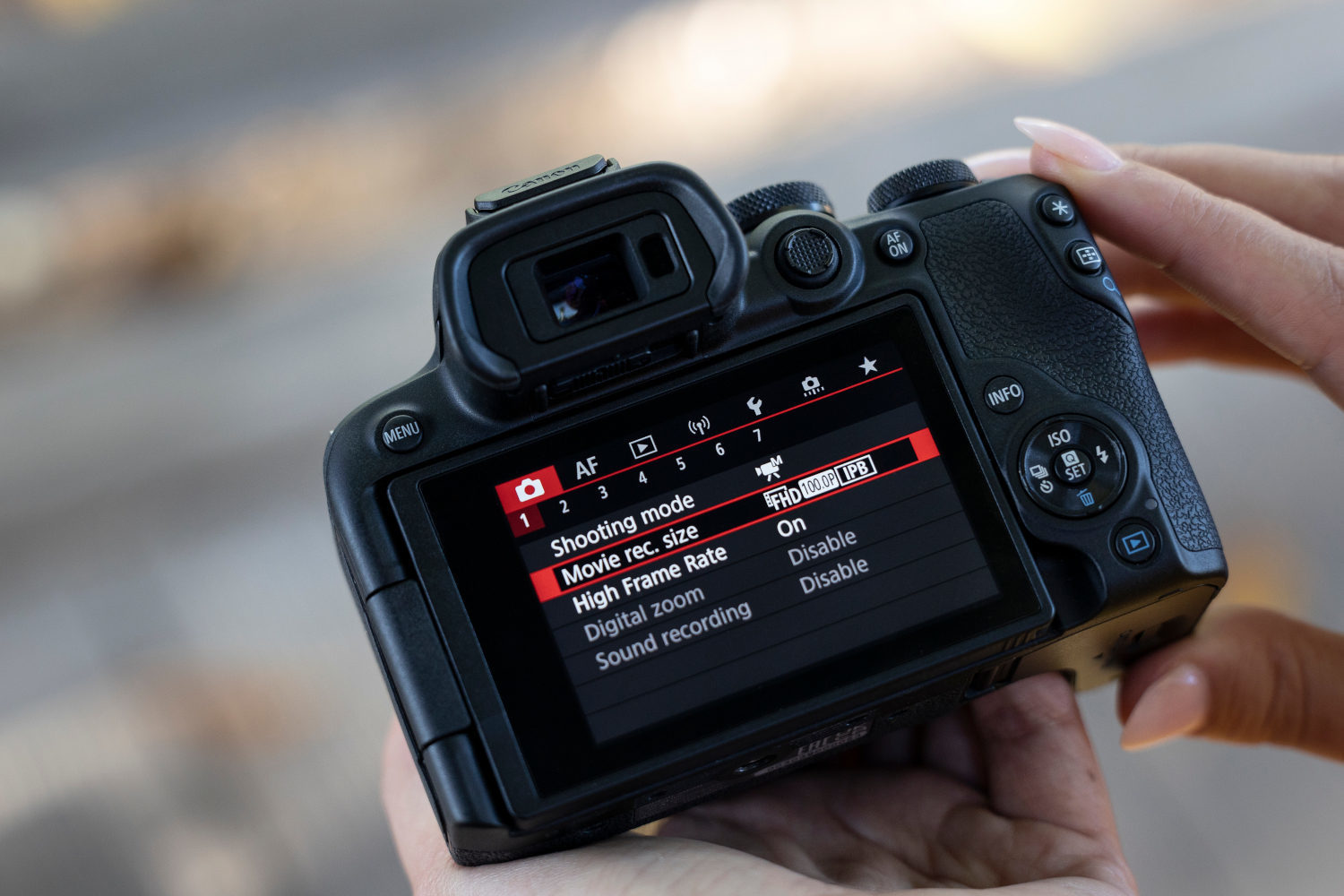 نمایش منوی فیلمبرداری Canon EOS R10